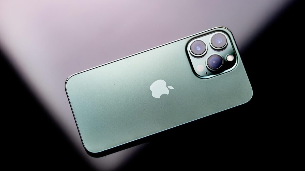 Changer la batterie de son iPhone 15 : un choix stratégique pour prolonger la vie de votre smartphone